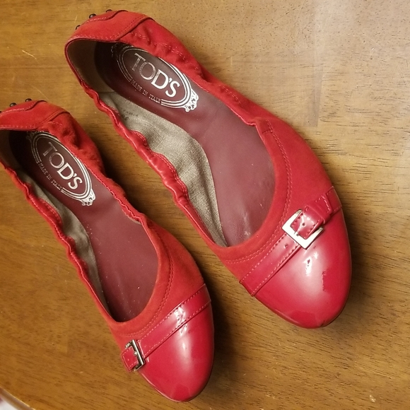 LIVING YOUR BEST LIFE❣️Red Tod's Shoes - Picture 2 of 10